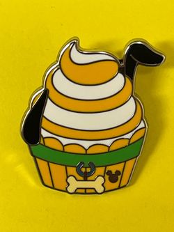 Disney Pins Hidden Disney Cupcakes: Pluto