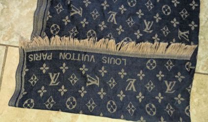 Real Louis Vuitton scarf