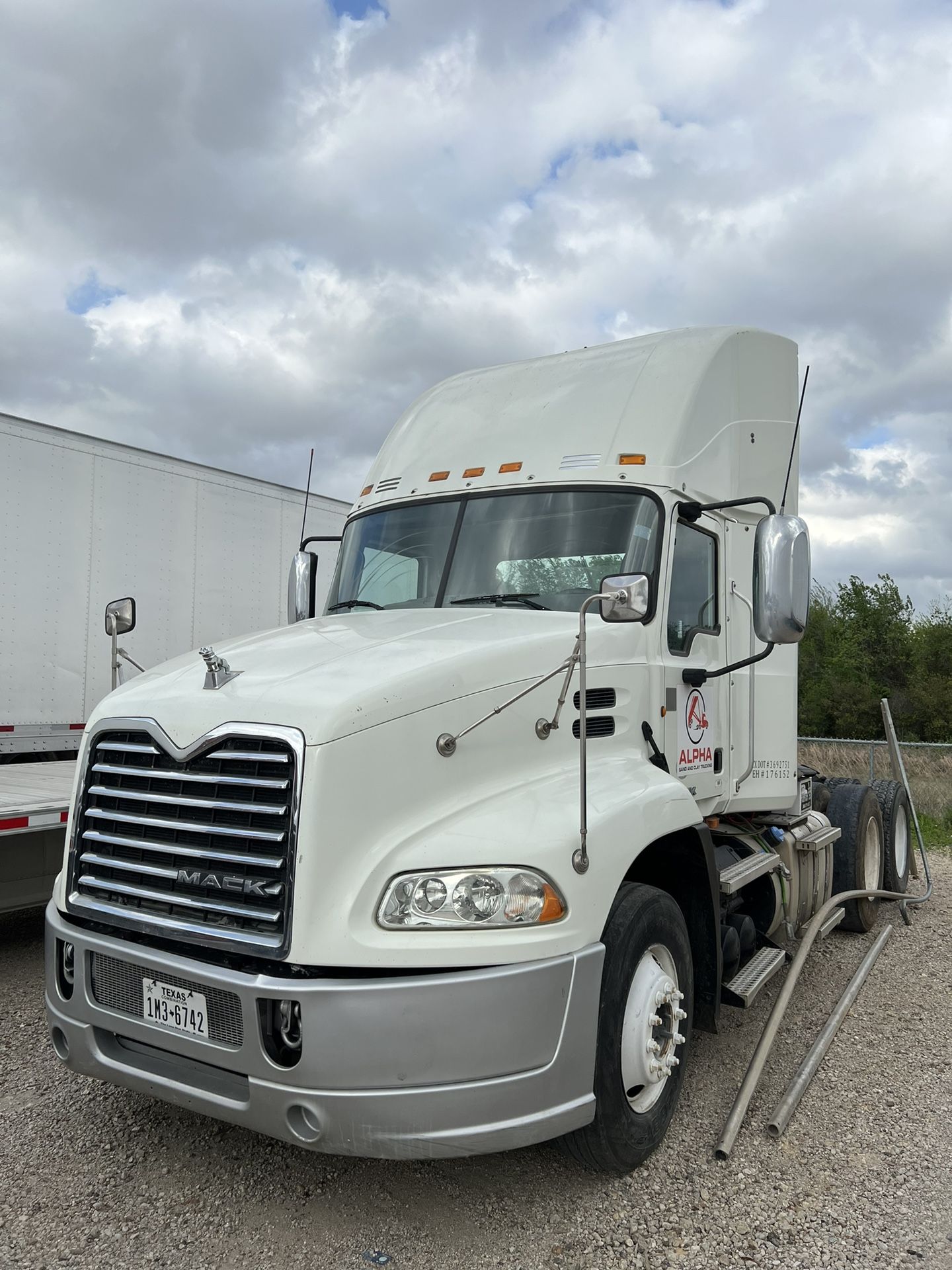 CLEAN MACK TRUCK PRICED TO SELL UPDATE