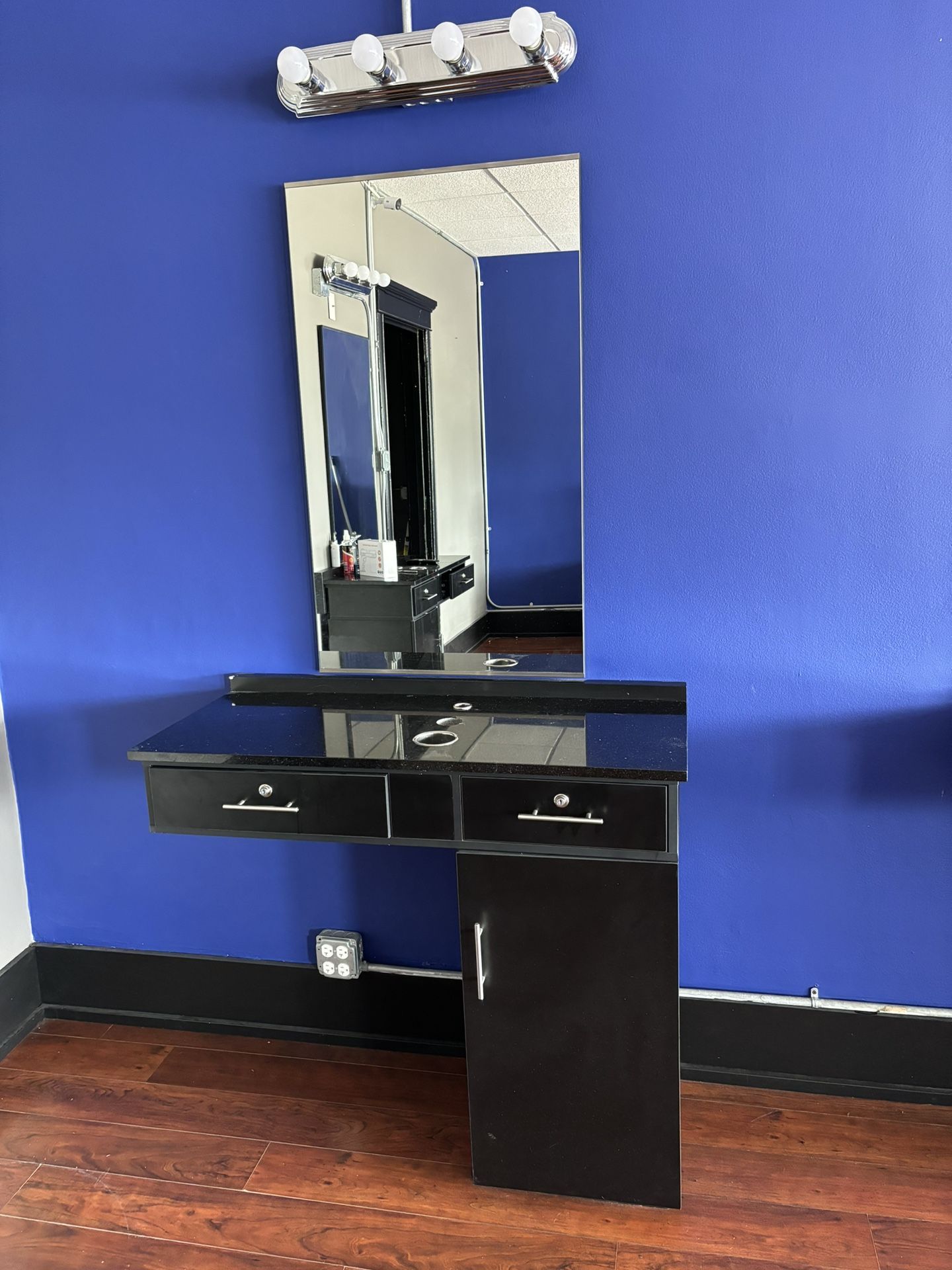 Barber/Salon Furniture 