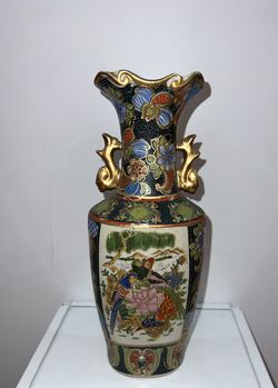 Vintage Satsuma Style Japanese Vase Decorative Floral Birds Design Gold Colorful