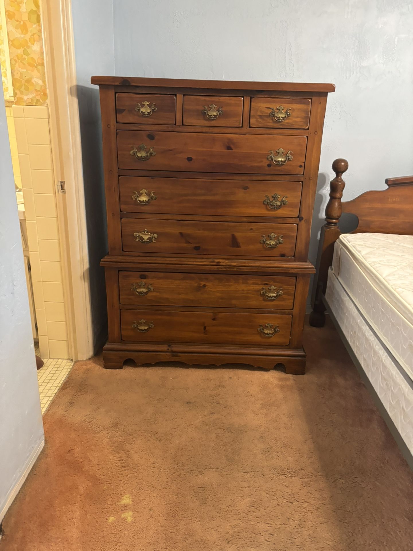 Classic Beautiful Bedroom Queen Size 