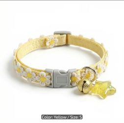 Premium Adorable 1 Piece Adjustable Pet Collar with Ornaments and Bell, Suitable for Cats and Small Dogs with Floral Decorations Sof Material Adjustab