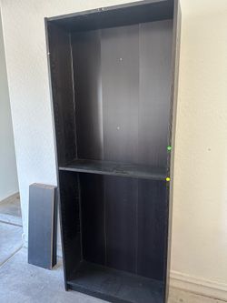 Black wooden bookshelf (4 extra shelves included)