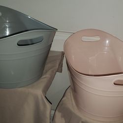 Large Plastic Grey & Peach Tub/Bucket with Handles