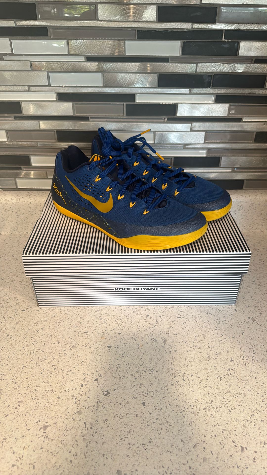 Size 9.5 - Men’s Nike Kobe 9 EM Low Game Royal University Gold 646701-474 RARE