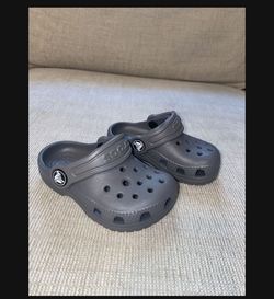 BRAND NEW Toddler Crocs *SIZE 5c*