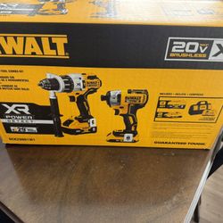 Dewalt XR Power 20V Drill Kit With 2 Batteries, Charger And Bag