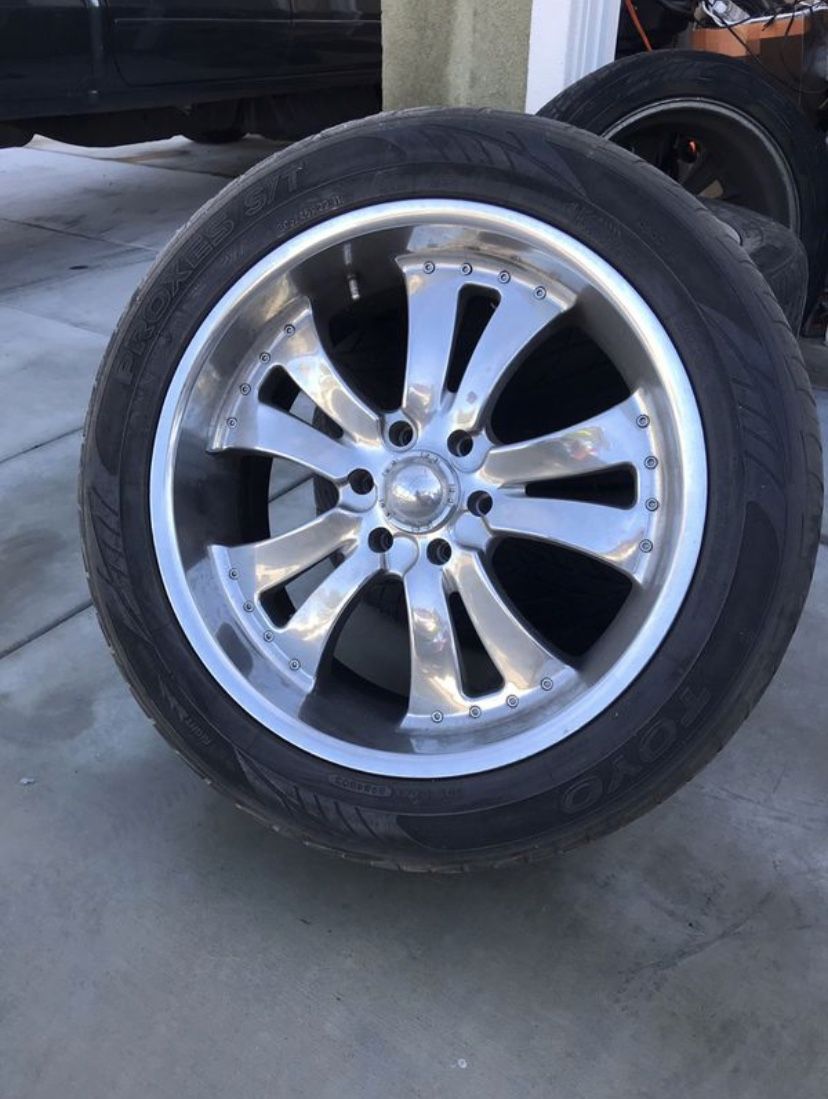 22 Inch Rims (4)