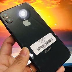 Factory unlocked iPhone x 64 gb, excellent conditions store warranty 