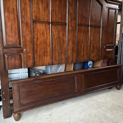 Bed king size sold wood 🪵 headboard footboard sides with rails and two box spring condition very good