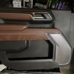 2025 GMC Denali Ultimate Driver’s Front Door Panel W/Window & Lock Switch and Harness(Blemished)