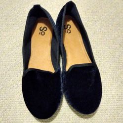 BRAND NEW WITHOUT BOX LADIES SO BRAND FROM KOHLS VELOUR/VELVET NAVY FLAT VERY DRESSY SLIP-ON SHOES