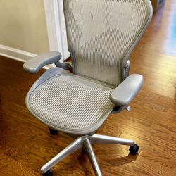 Herman Miller - Aeron Fully Loaded Adjustable Lumbar - Titanium - Size B - Medium 