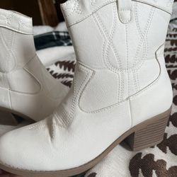 GLOBALWIN Women's The Western Wear Fashion Cowboy Cowgirl Free Birds Country Concert Disco Outfits Low Heel Walking Boots For Ladies