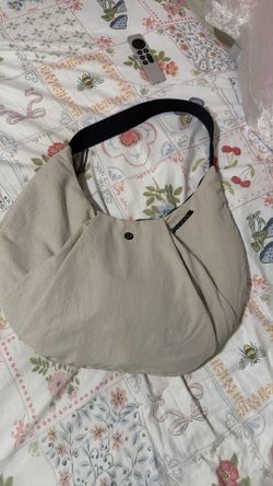 Lululemon Pleated Shoulder Bag 10L