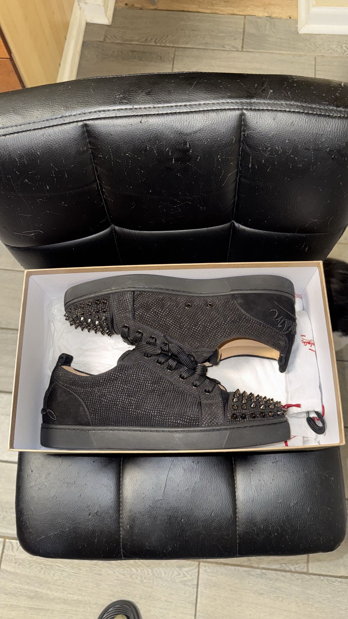Men’s Fun Louis Junior Spikes Flat Low - Top Sneakers