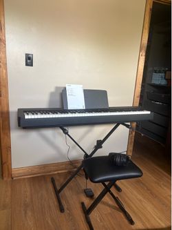 Yamaha P-145 digital piano