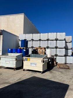 IBC WATER CONTAINERS  330 Gallons 275 Gallons