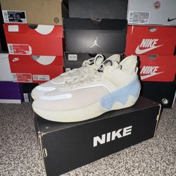 Nike Distorted DNA Size 9