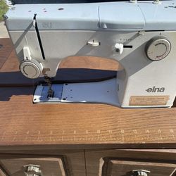 Swiss ELNA SUPER 62c Sewing Machine