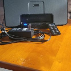 IPod Player W/ Radio..Portable 