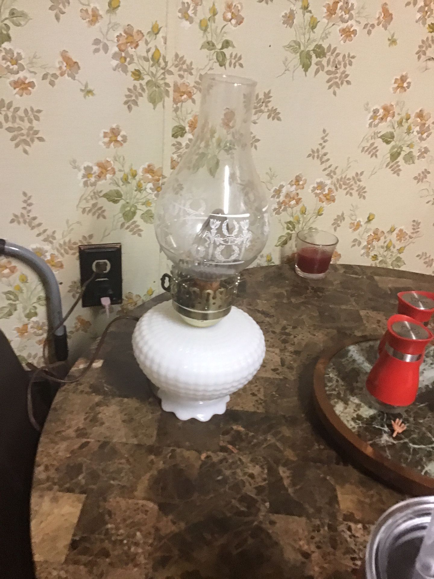 Vintage Electric Lamp In Good Condition