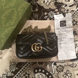 Gucci GG Marmont Super Mini Leather Crossbody Bag
