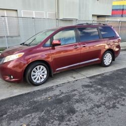 2015 Toyota Sienna