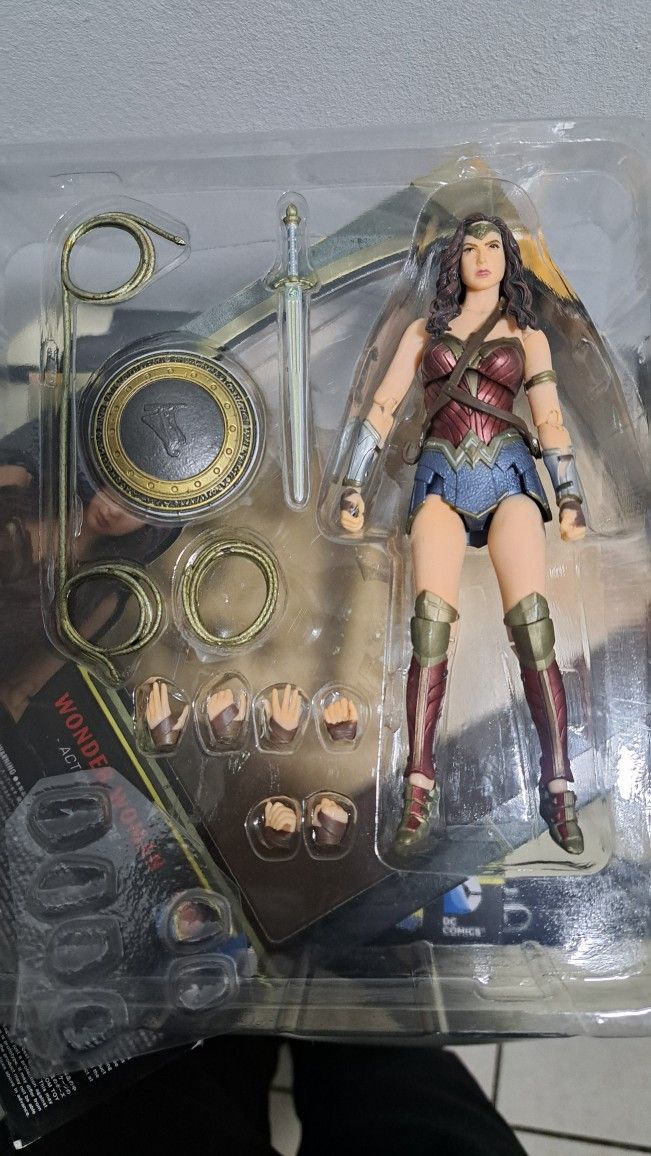 Mafex Wonder Woman  (Original)