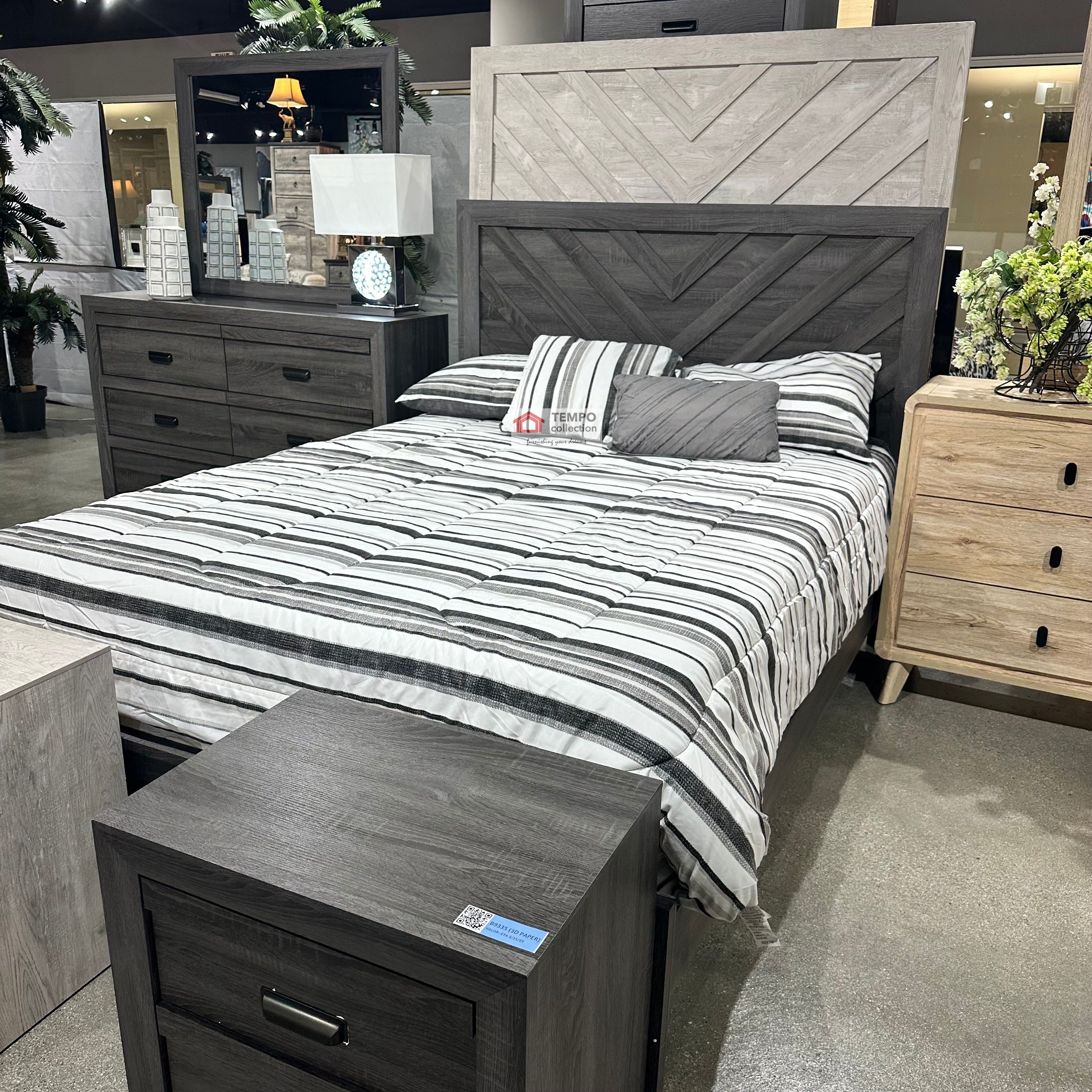 4 PCS Bedroom Set, QUEEN BED FRAME, DRESSER, MIRROR and NIGHTSTAND 