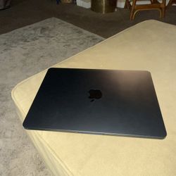 Apple MacBook Air 13-inch (M4, 2025)