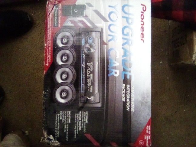 BRAND NEW PIONEER BT STEREO DIN