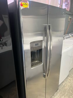General Electric Refrigerator “36 “wide