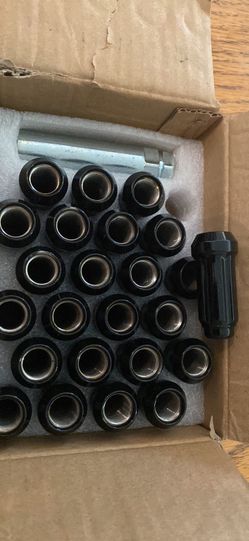 Truck Spline Security Lug nuts 24 Black New Comes With Key