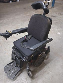 Q500 M Power Wheelchair