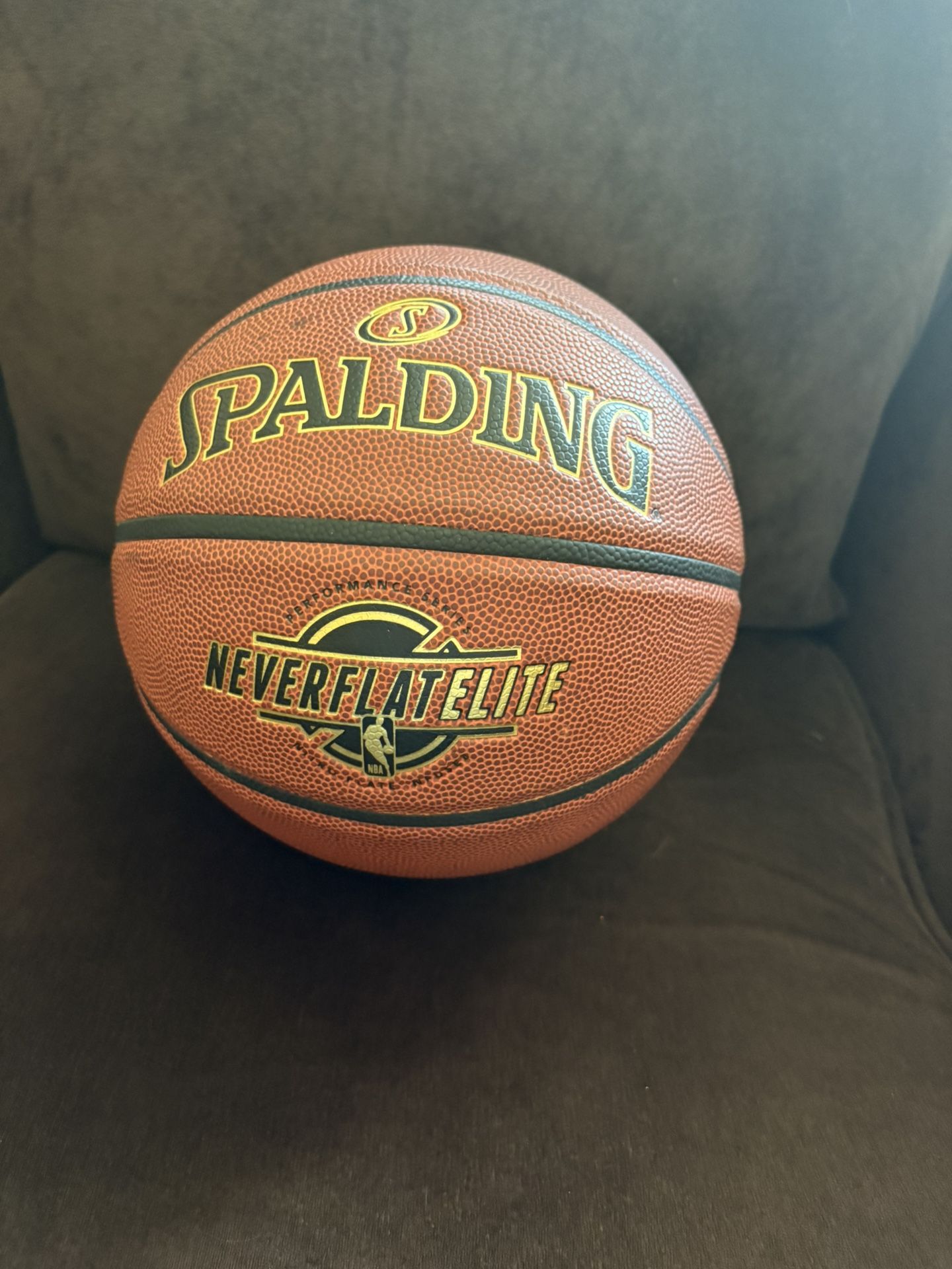 Spalding Basketball 🏀 Never Flat Elite