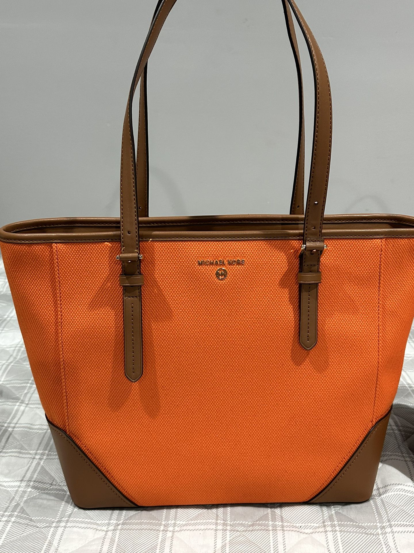 Michael Kors-Maisie Large Logo 3-in-1 Tote Bag for Sale in Shafter, CA -  OfferUp