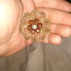 Vintage Gold Tone Flower Brooch