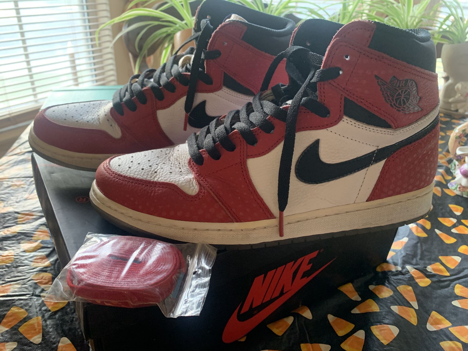 Nike Jordan 1 High “Origin Story” Size 10.5