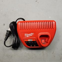 Milwaukee M12 Charger