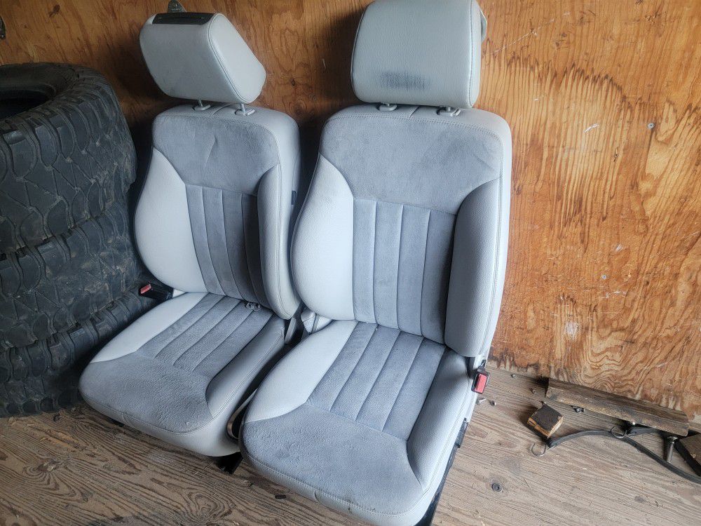 2006-up Mercedes Ml350 Front And Rear Seats