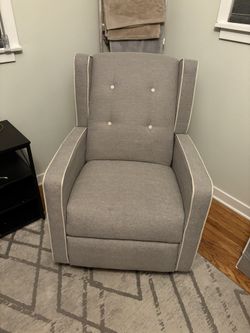 Delta Children Glider Swivel Rocker Chair