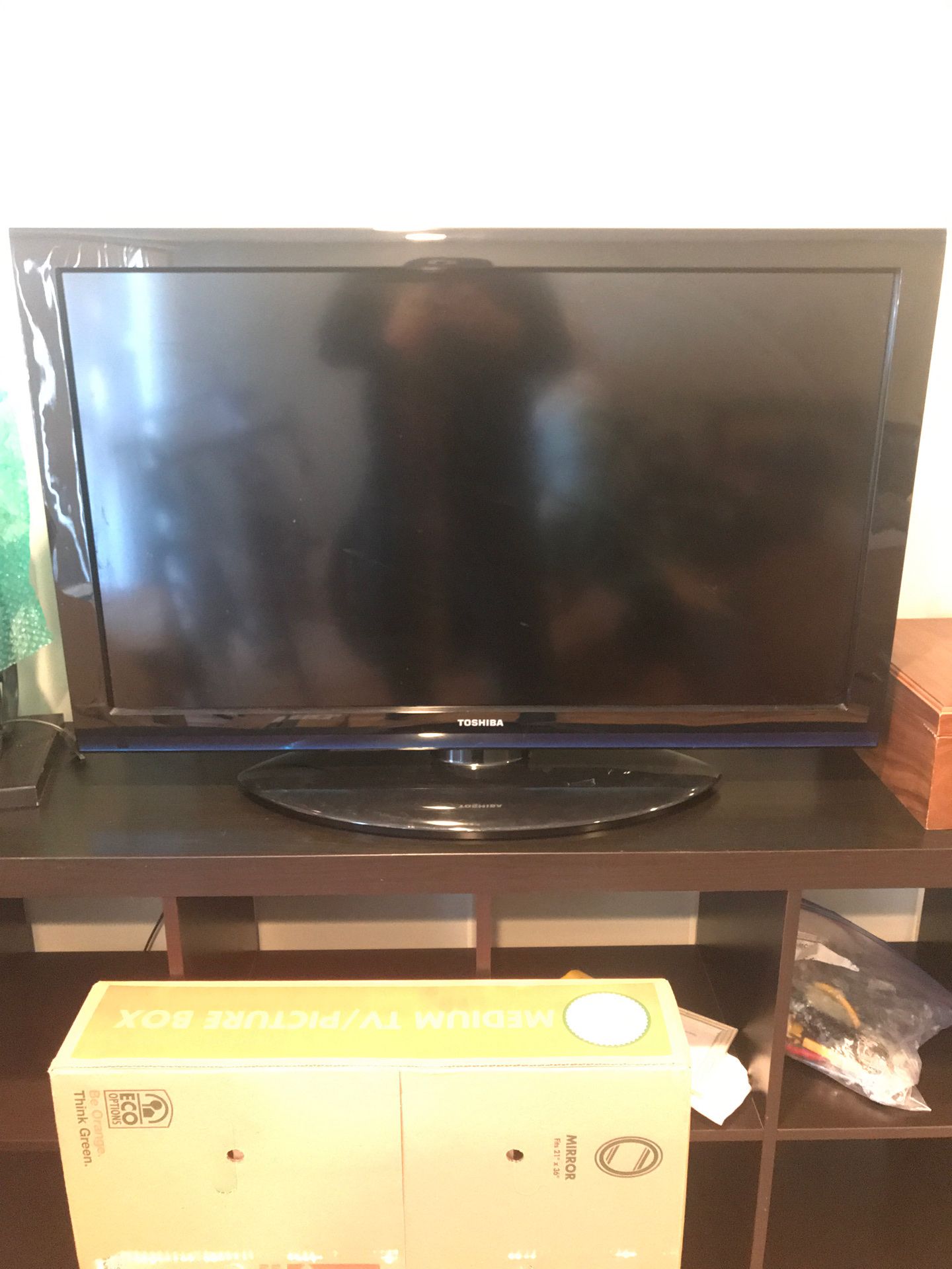 Toshiba 40” Flat Screen TV