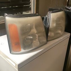2004 Cadillac Escalade Headlights 