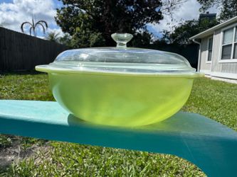 Vintage PYREX lime green 024