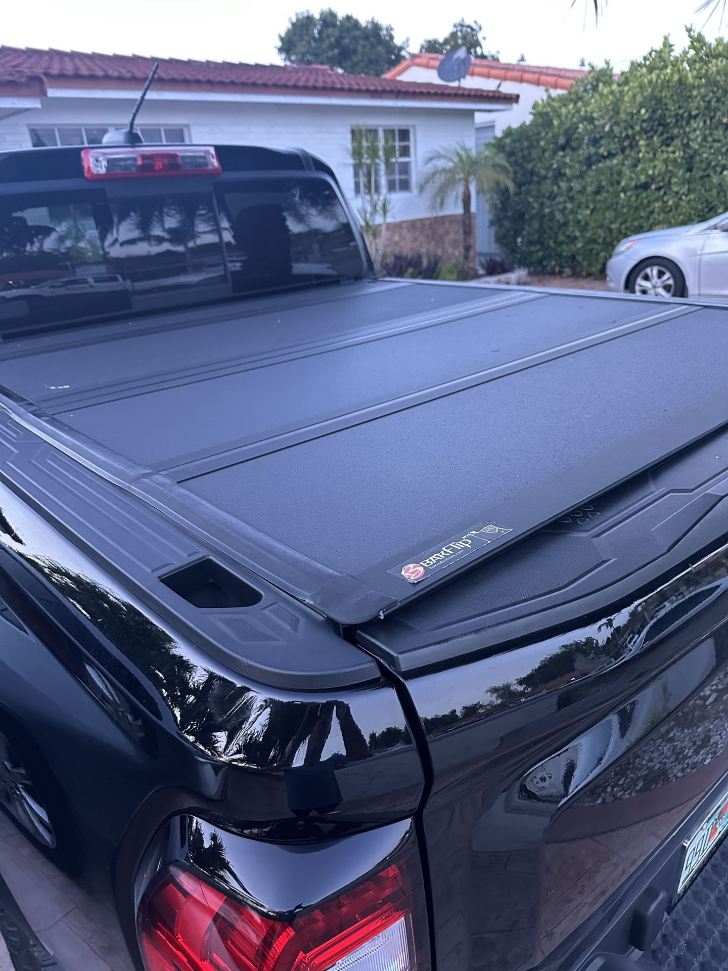 Tapa Plegable GMC Canyon /chevy Colorado 2015-2025