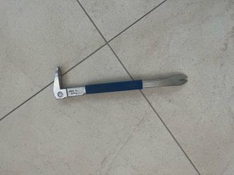 Estwing 12” cats paw