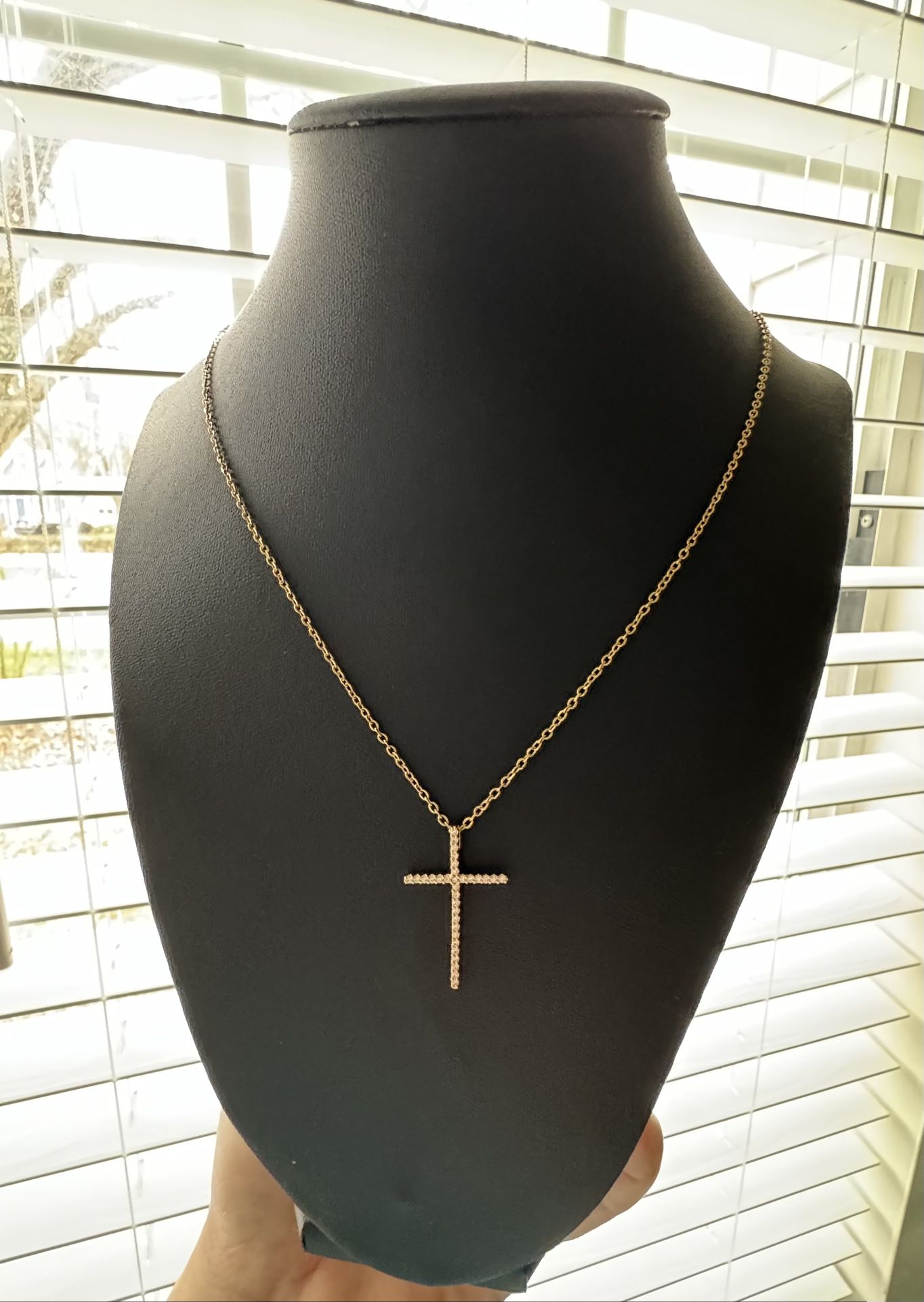 Cross Pendant Necklace 