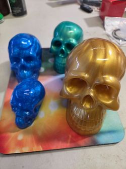 Epoxy resin skull